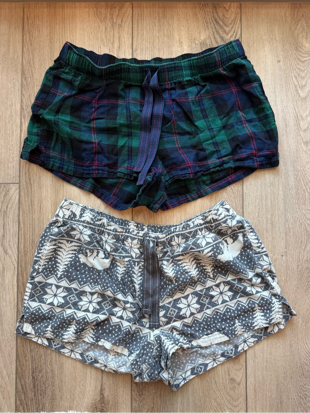 Old Navy Green Plaid and Gray Patterned Women's Lounge Shorts - Set of 2